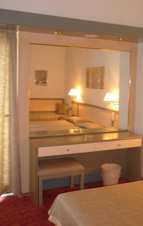 Rainbow Hotel Rhodes City Δωμάτιο φωτογραφία